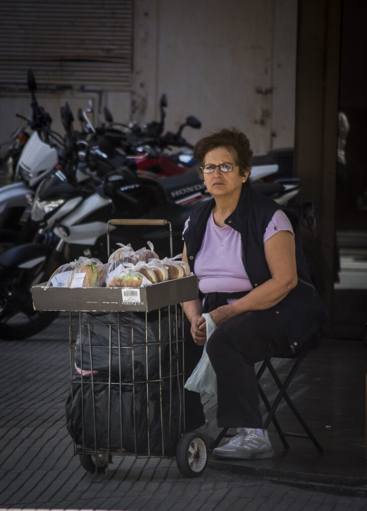 Casi la mitad de la población económicamente activa en Argentina, trabaja de manera informal ©Leonardo Fernández.